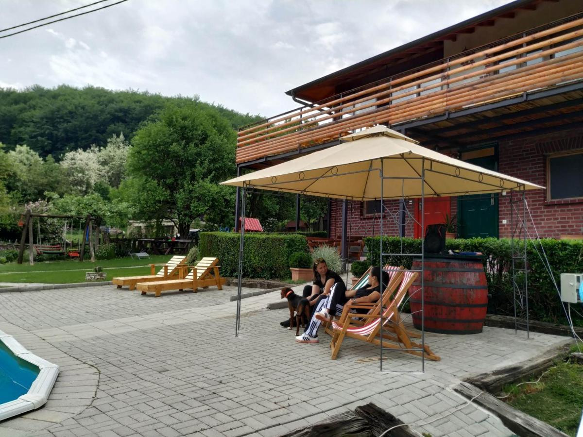 Country House Lozanjska Terasa Hostal Exterior foto